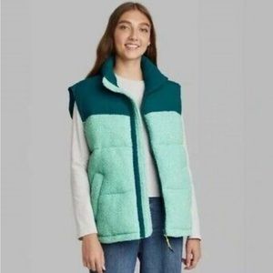NWT Wild Fable Oversized Puffer Vest Mint Color Size XSmall
